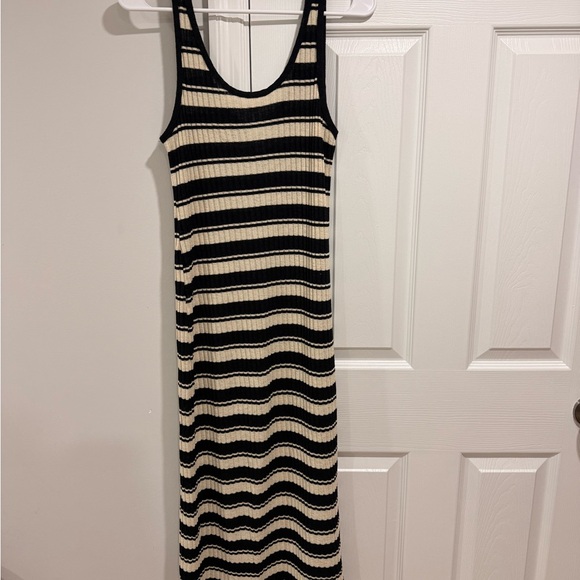 H&M NWOT Rib-Knit Black and Cream Sleeveless Dress - Picture 3 of 6